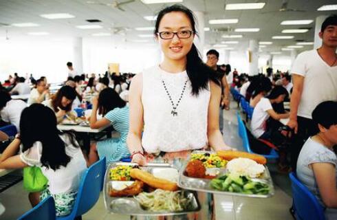 將恨的人叫來CBD吃飯 廣州珠江新城白領吃飯是有多“難”？